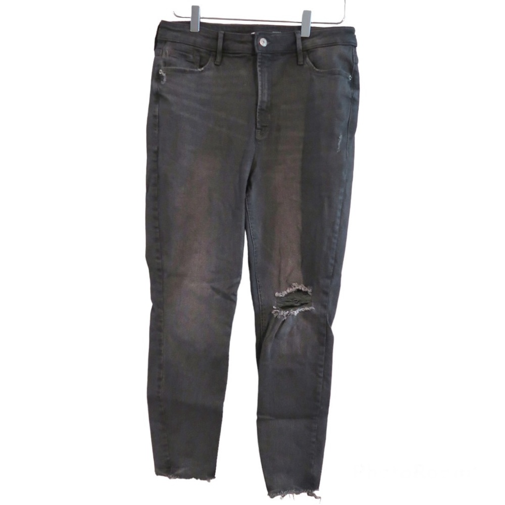 NWOT Old Navy Gray Distressed Rockstar Super Skinny Extra High Rise Jean…